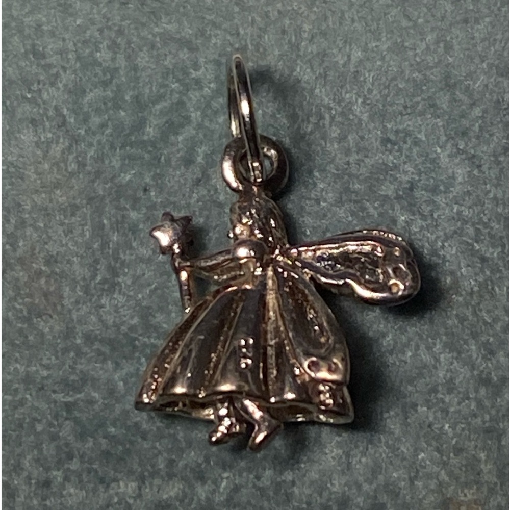 💛 Vintage Beautiful 925 sterling silver stamped fairy pendant.